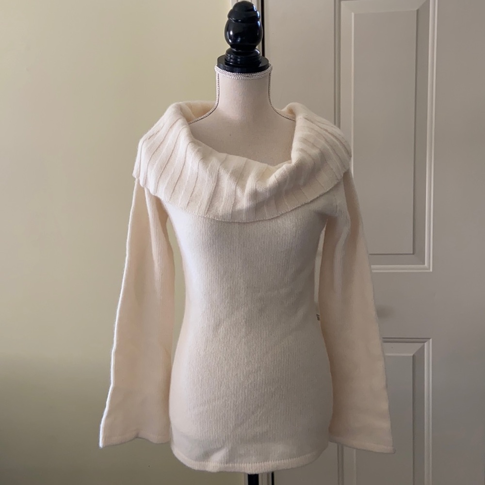 EUC Luxurious Cream/Winter White Cowl Neck Sweater